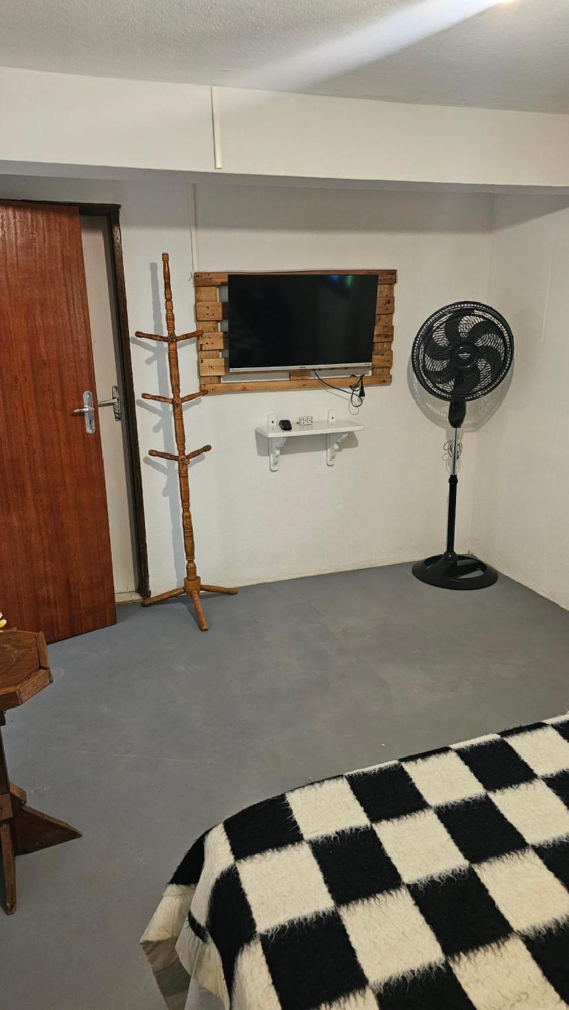 Hostel Yellow House Mg 이타몬테 외부 사진